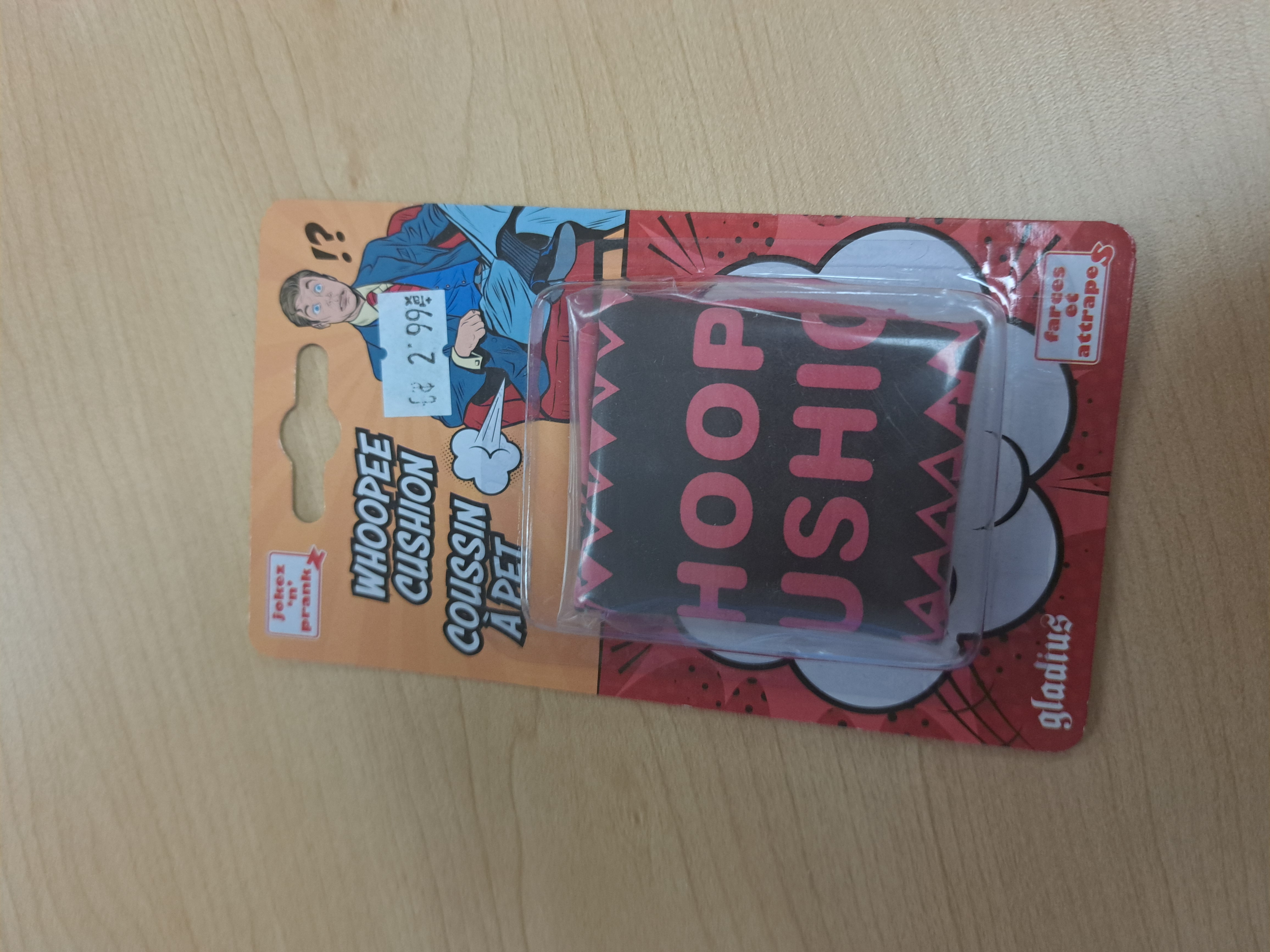 farce et attrapes - coussin à pet